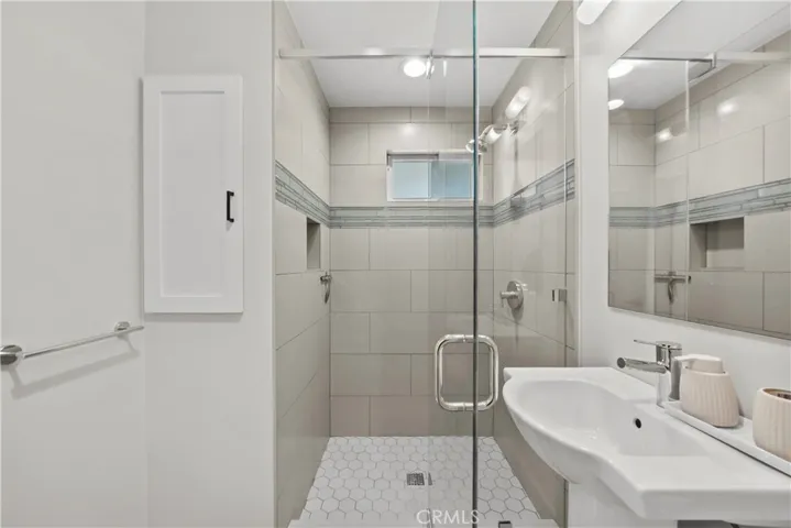 5823 Lubao, Woodland Hills, California 91367