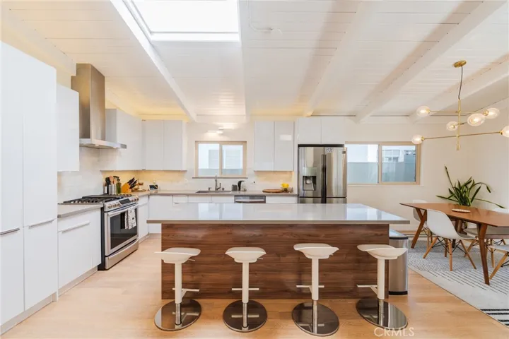 2615 Pacific Avenue, Manhattan Beach, California 90266