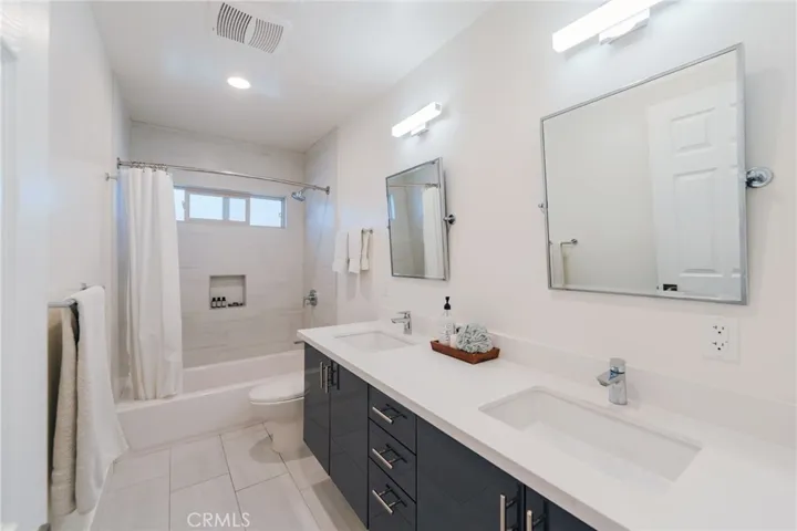 2615 Pacific Avenue, Manhattan Beach, California 90266