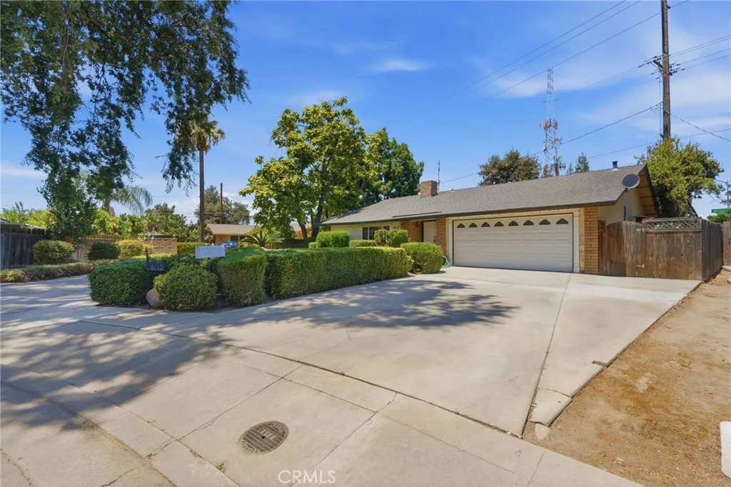 2017 S Woodland, Visalia, California 93277 — photo 4