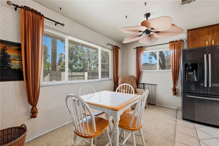 BREAKFAST NOOK