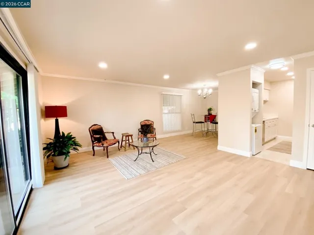 5457 Roundtree Pl J, Concord, California 94521