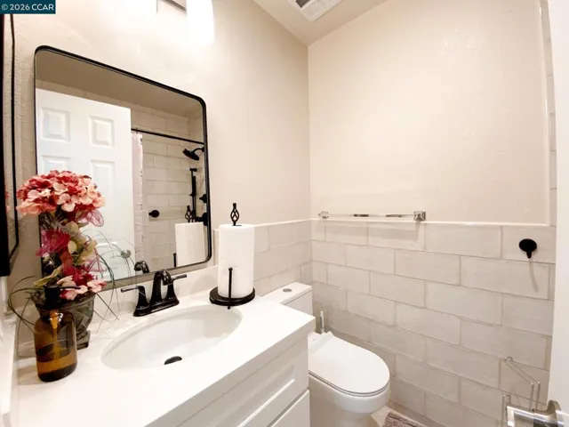 5457 Roundtree Pl J, Concord, California 94521