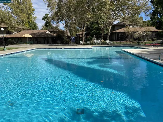 5457 Roundtree Pl J, Concord, California 94521