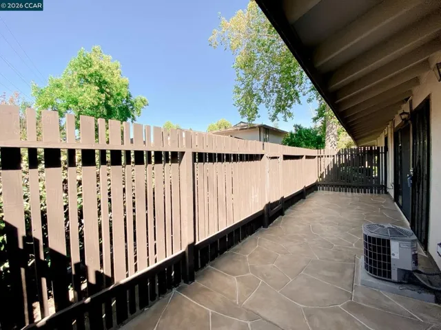 5457 Roundtree Pl J, Concord, California 94521