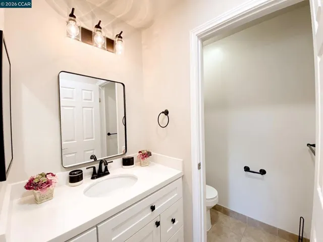 5457 Roundtree Pl J, Concord, California 94521
