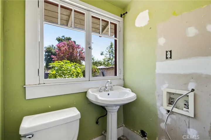 1044 N Hudson Avenue, Pasadena, California 91104