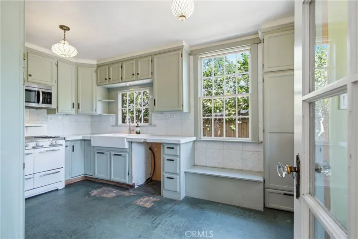 1044 N Hudson Avenue, Pasadena, California 91104