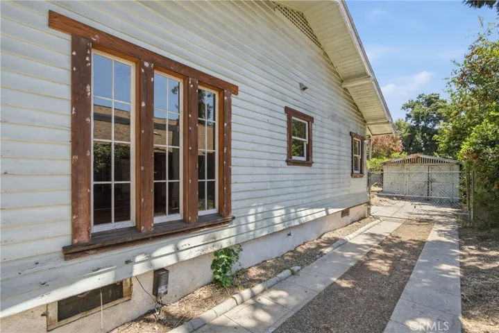 1044 N Hudson Avenue, Pasadena, California 91104