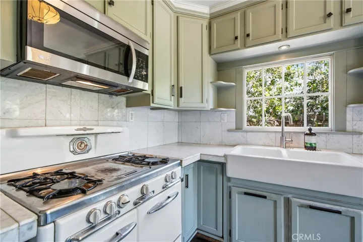 1044 N Hudson Avenue, Pasadena, California 91104