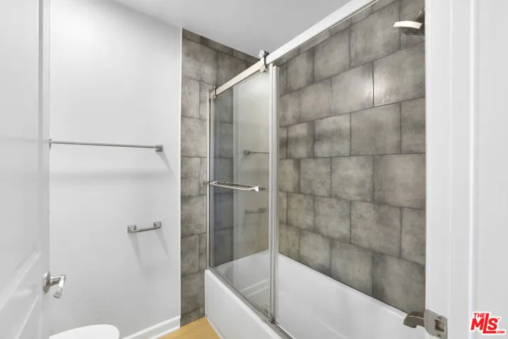7320 Hawthorn Avenue 319, Los Angeles, California 90046