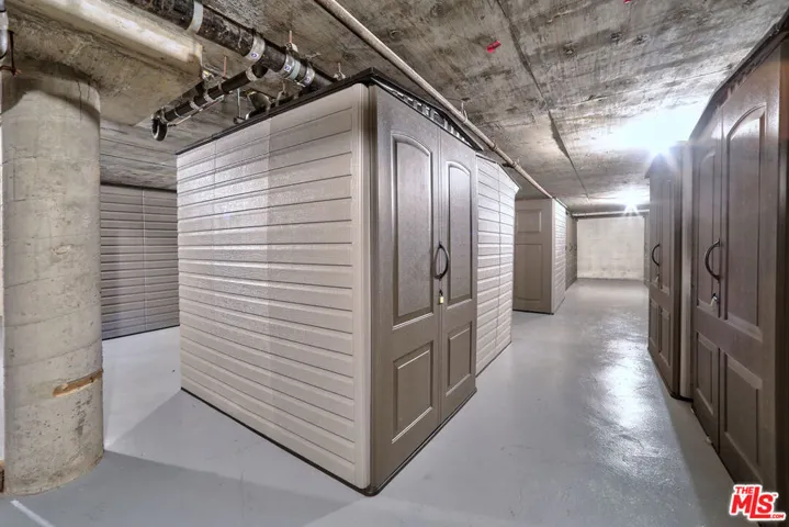 7320 Hawthorn Avenue 319, Los Angeles, California 90046