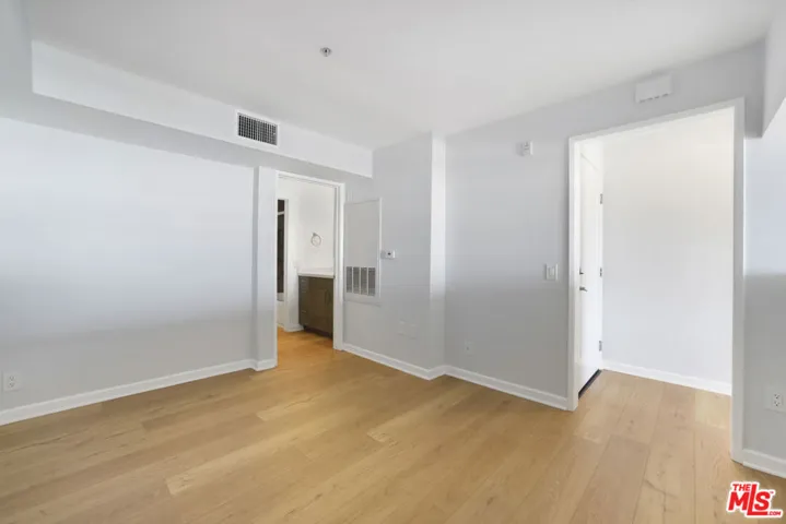 7320 Hawthorn Avenue 319, Los Angeles, California 90046