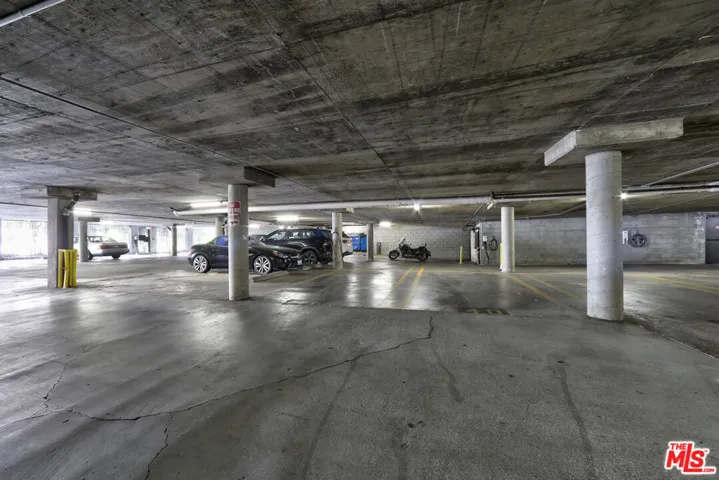 7320 Hawthorn Avenue 319, Los Angeles, California 90046