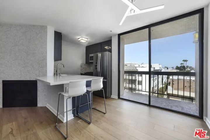 7320 Hawthorn Avenue 319, Los Angeles, California 90046