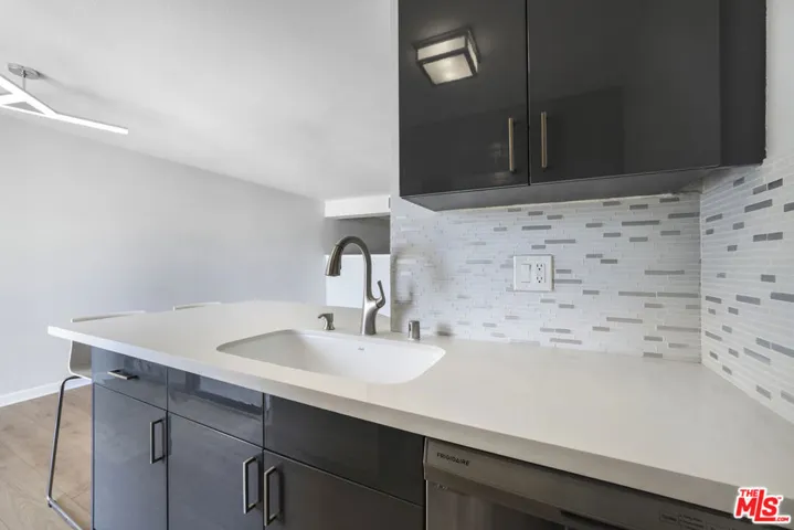 7320 Hawthorn Avenue 319, Los Angeles, California 90046