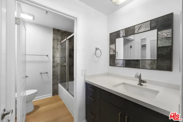 7320 Hawthorn Avenue 319, Los Angeles, California 90046