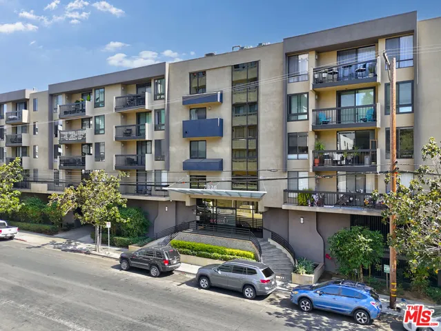 7320 Hawthorn Avenue 319, Los Angeles, California 90046