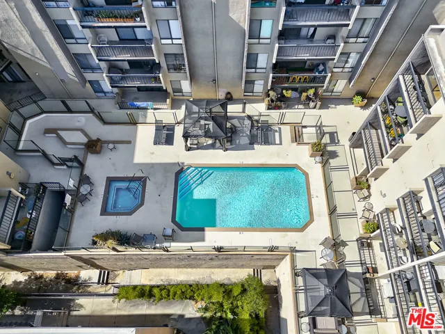 7320 Hawthorn Avenue 319, Los Angeles, California 90046