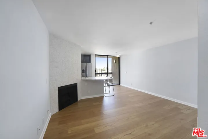 7320 Hawthorn Avenue 319, Los Angeles, California 90046