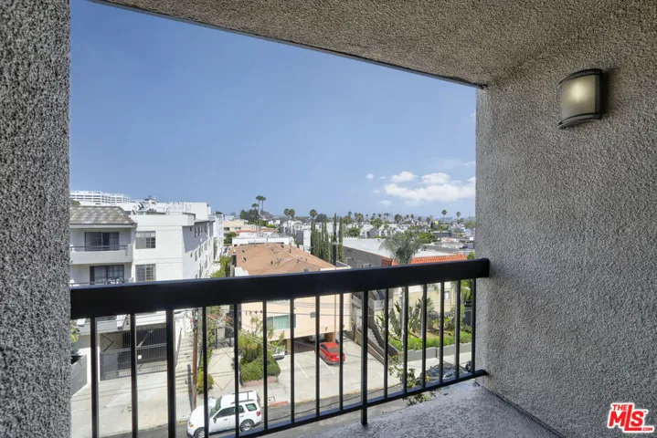 7320 Hawthorn Avenue 319, Los Angeles, California 90046