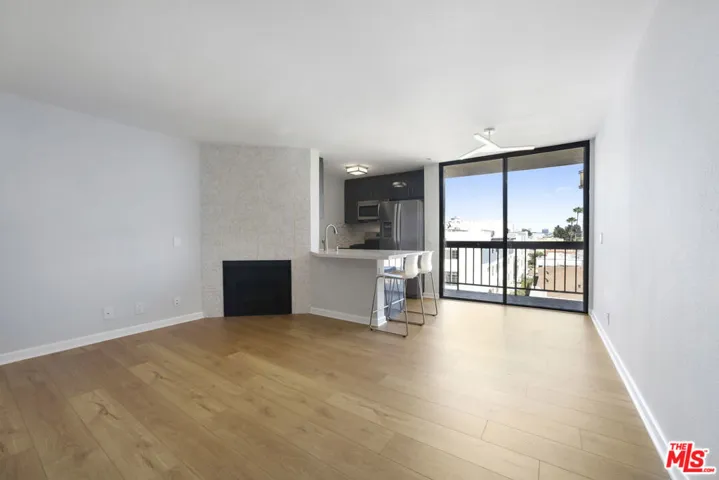 7320 Hawthorn Avenue 319, Los Angeles, California 90046