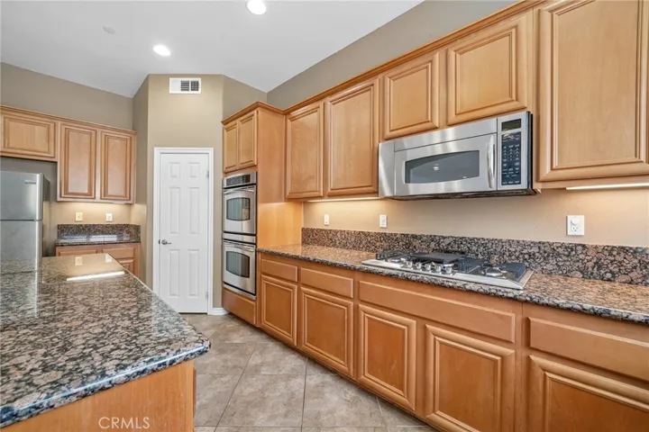 15590 Syracuse Lane, Fontana, California 92336