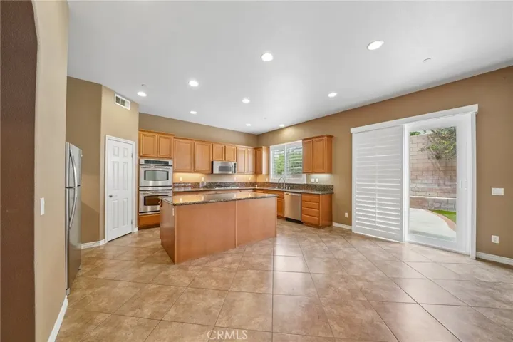 15590 Syracuse Lane, Fontana, California 92336
