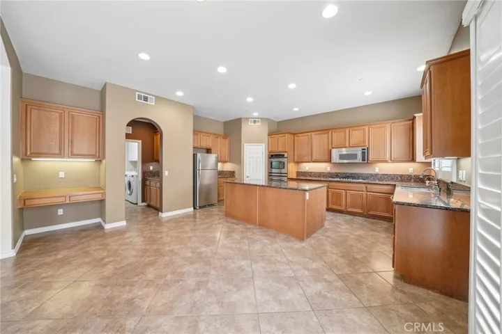 15590 Syracuse Lane, Fontana, California 92336