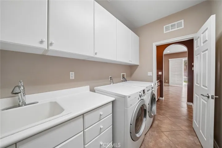 15590 Syracuse Lane, Fontana, California 92336