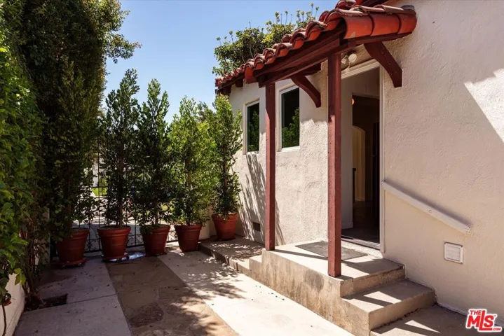 627 26th Street, Santa Monica, California 90402