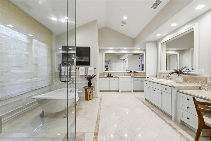 1502 Bienveneda, Pacific Palisades, California 90272
