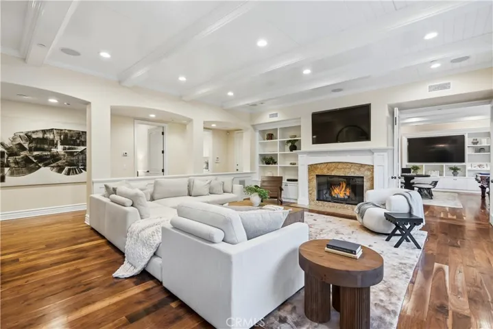1502 Bienveneda, Pacific Palisades, California 90272