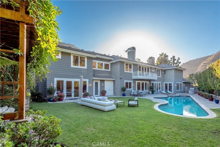 1502 Bienveneda, Pacific Palisades, California 90272