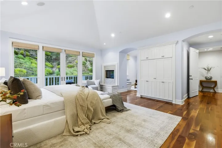 1502 Bienveneda, Pacific Palisades, California 90272