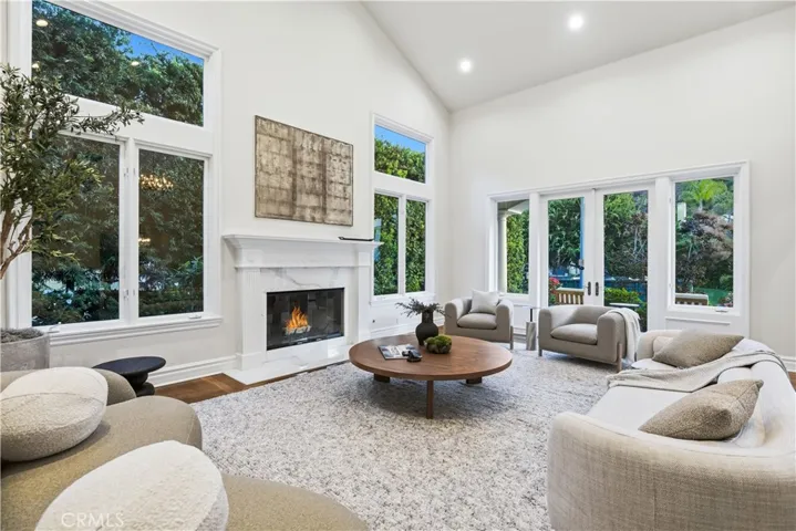 1502 Bienveneda, Pacific Palisades, California 90272