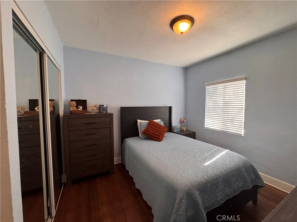 220 W Kendall, Corona, California 92882 — photo 5
