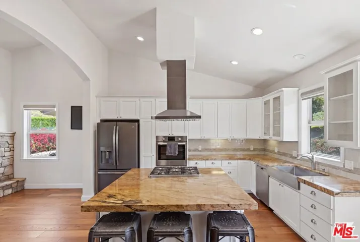 30429 Morning View Drive, Malibu, California 90265