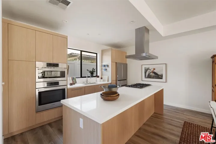 3961 Tilden Avenue 3, Culver City, California 90232