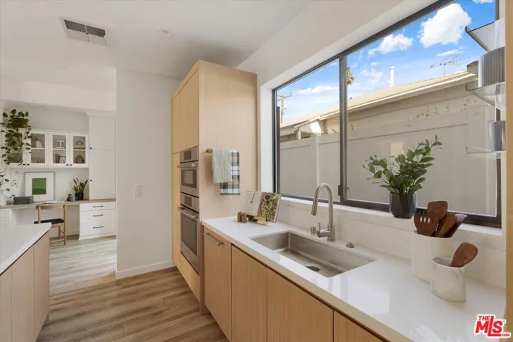 3961 Tilden Avenue 3, Culver City, California 90232