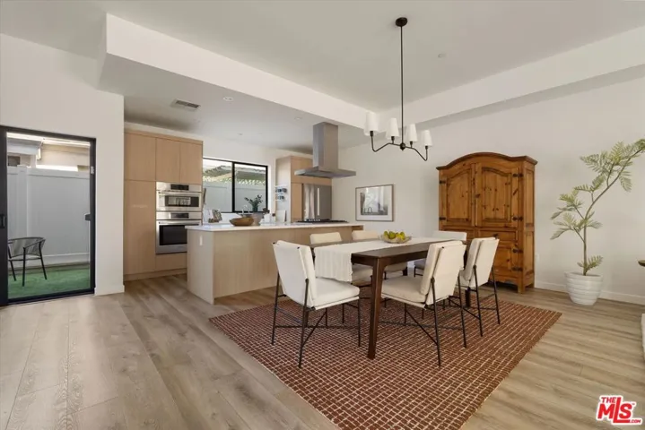 3961 Tilden Avenue 3, Culver City, California 90232