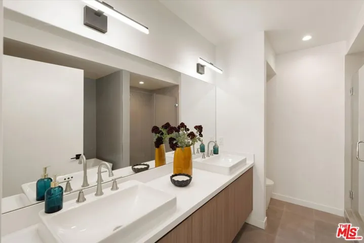 3961 Tilden Avenue 3, Culver City, California 90232
