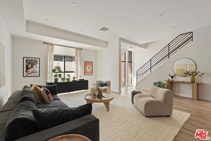 3961 Tilden Avenue 3, Culver City, California 90232