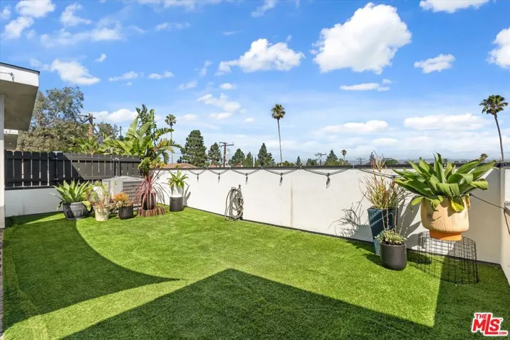 3961 Tilden Avenue 3, Culver City, California 90232