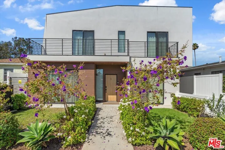 3961 Tilden Avenue 3, Culver City, California 90232