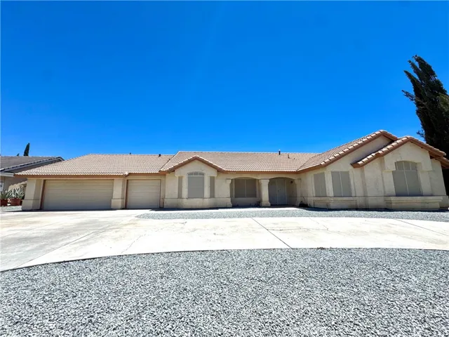 12789 Yorkshire, Apple Valley, California 92308