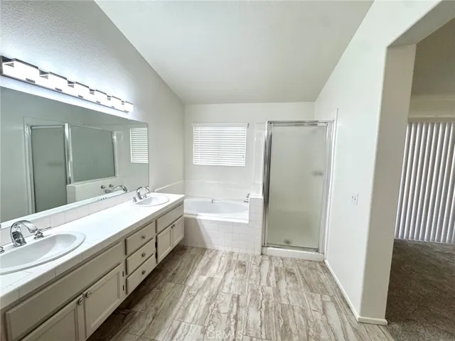 12789 Yorkshire, Apple Valley, California 92308
