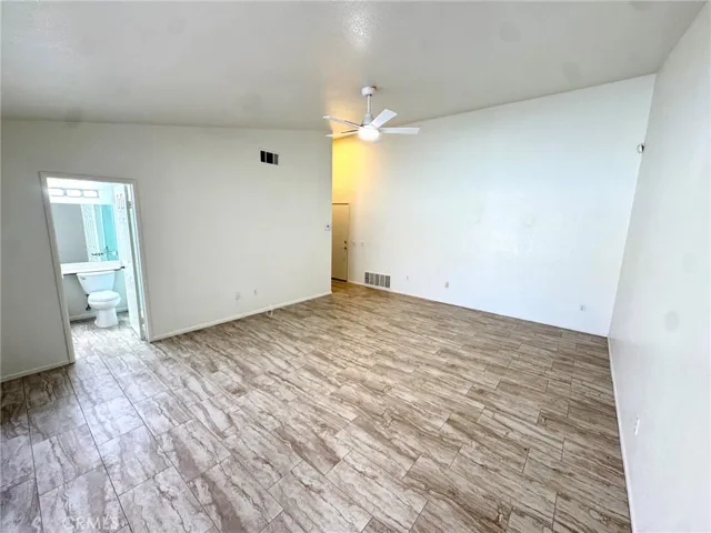 12789 Yorkshire, Apple Valley, California 92308