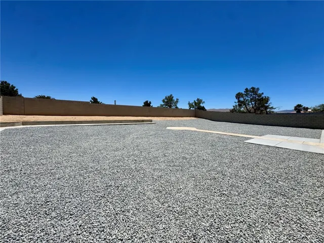 12789 Yorkshire, Apple Valley, California 92308