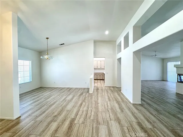 12789 Yorkshire, Apple Valley, California 92308